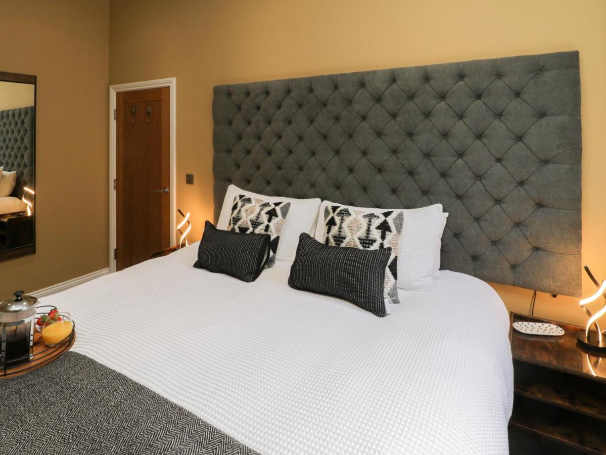 Sapphire Seas Whitby Appartement Buitenkant foto