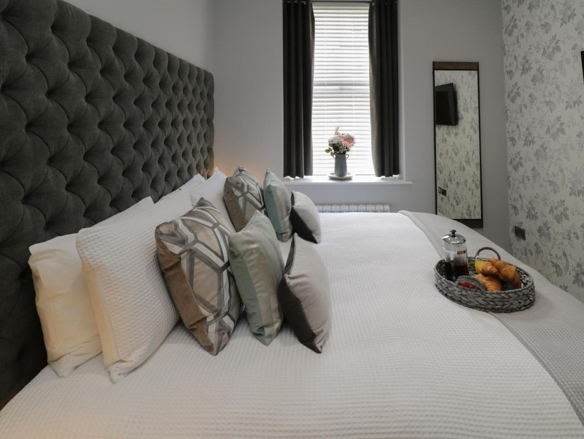 Sapphire Seas Whitby Appartement Buitenkant foto